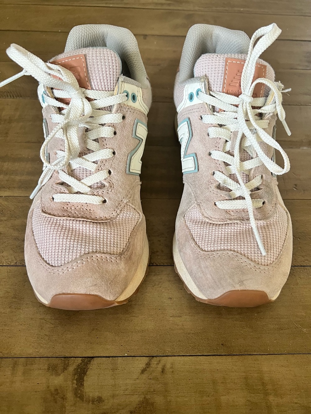 New Balance 574 Women’s 7 Blush Pink Suede Sneakers